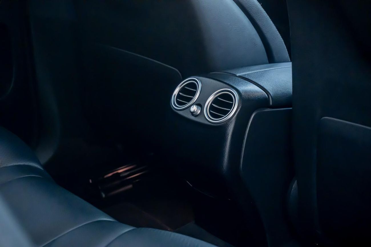 مرسيدس بنز GLC 300 Std 2.0L