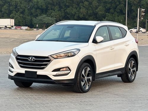 Hyundai Tucson SE 2.0L AWD MODEL 2018 GCC CAR PERFECT CONDITION INSIDE AND OUT SIDE