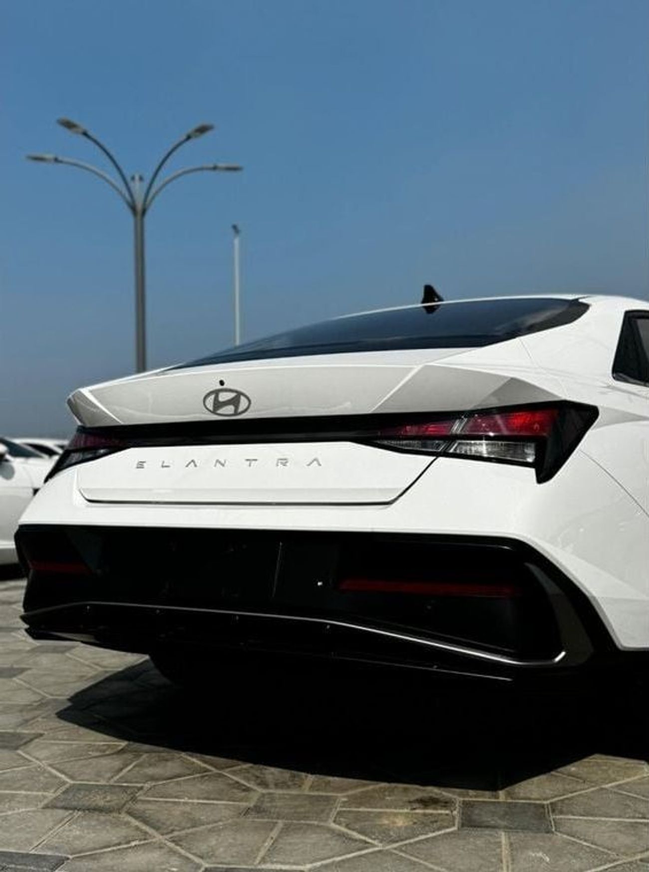 هيونداي إلانترا Comfort 1.6L