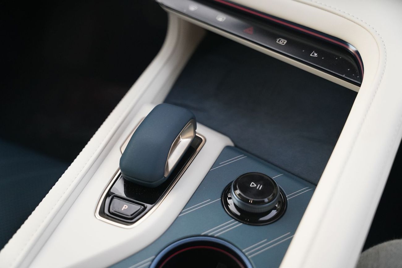 Zeekr 001 2025 ZEEKR 001 You Version 100k White 0Km