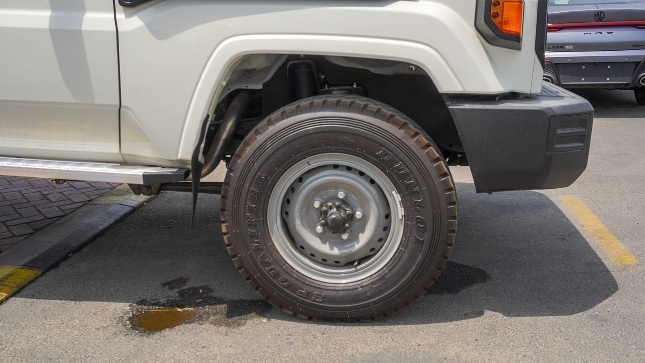 تويوتا لاند كروزر بيك آب 4.2L Diesel M/T