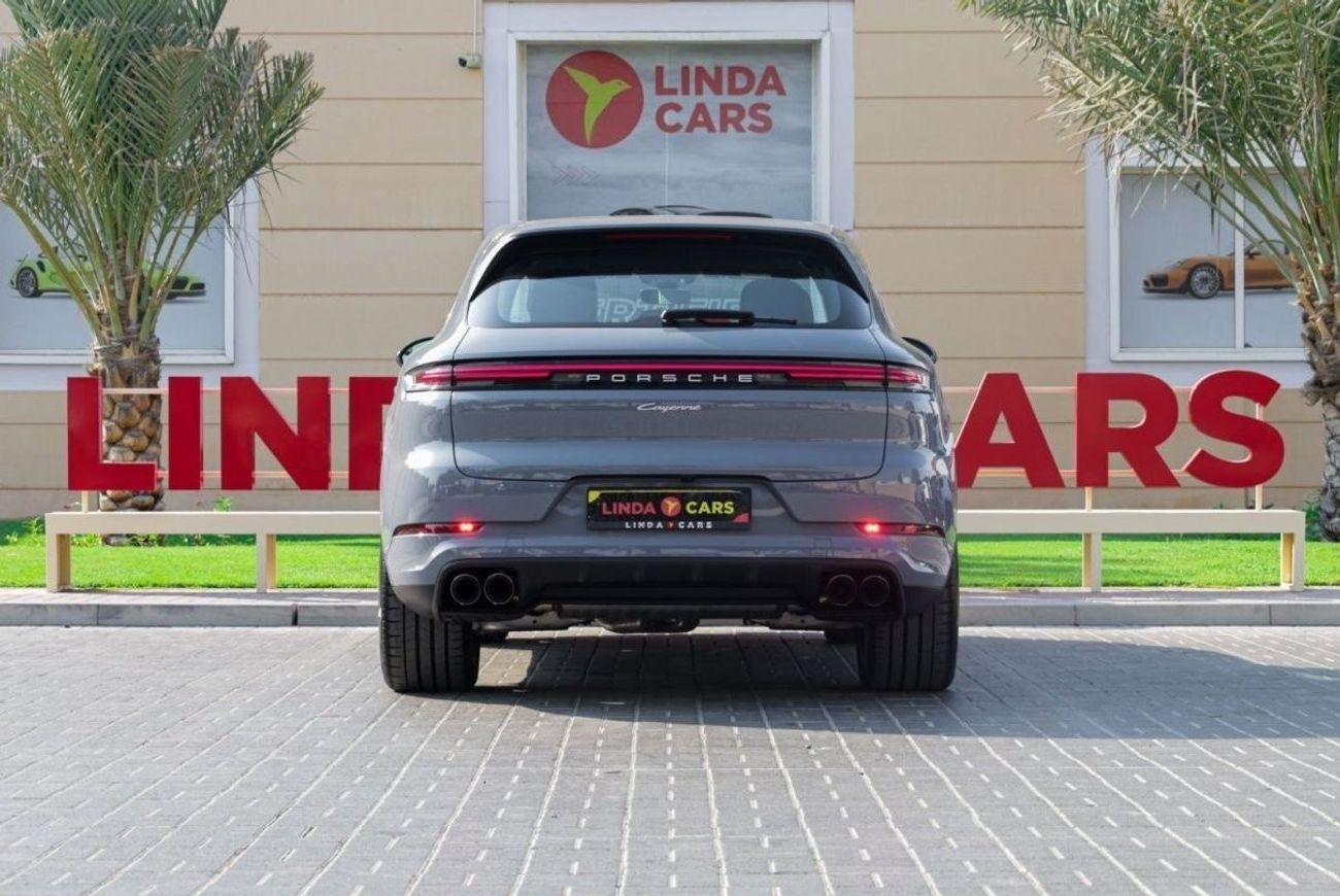 بورش كايان Porsche Cayenne 2024 GCC under Agency Warranty with Flexible Down-Payment.