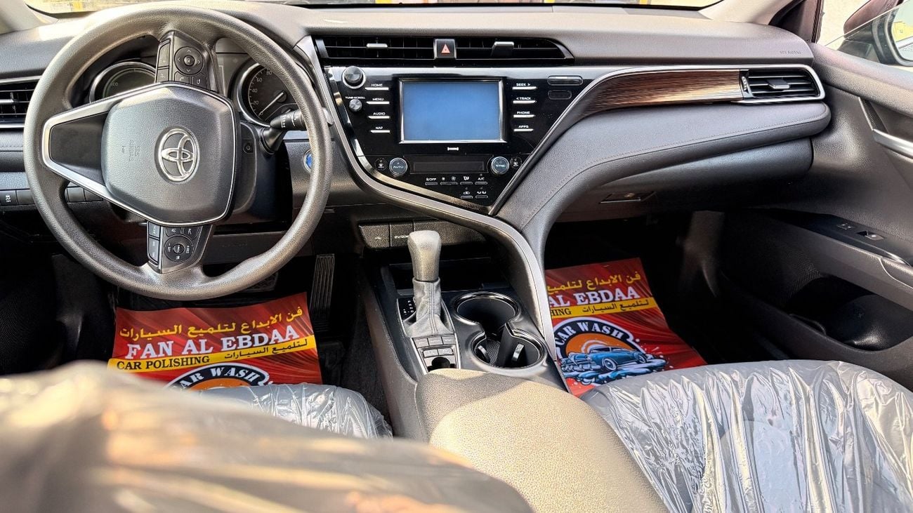 Toyota Camry LE 2.5L (176 HP)