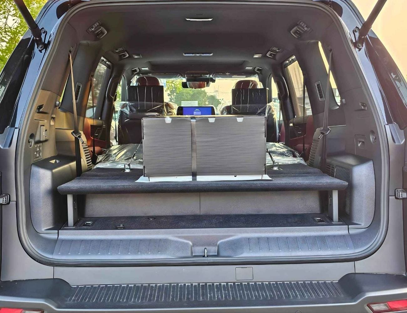 لكزس LX 700h HYBRID URBAN/3.5L PETROL/RADAR/SUNROOF/LEATHER WITH POWER SEATS/FULL OPTION (CODE # LX7HV)
