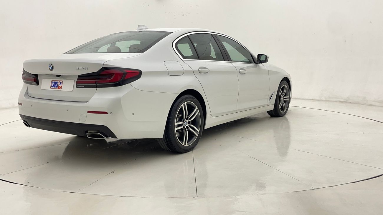 بي أم دبليو 520i JOY EDITION 2 | بدون دفعة مقدمة | اختبار القيادة في المنزل