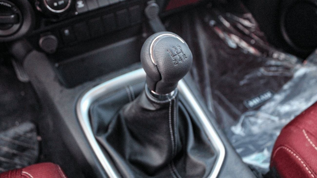 تويوتا هيلوكس GLX HILUX GLX 2.7L MT PETROL