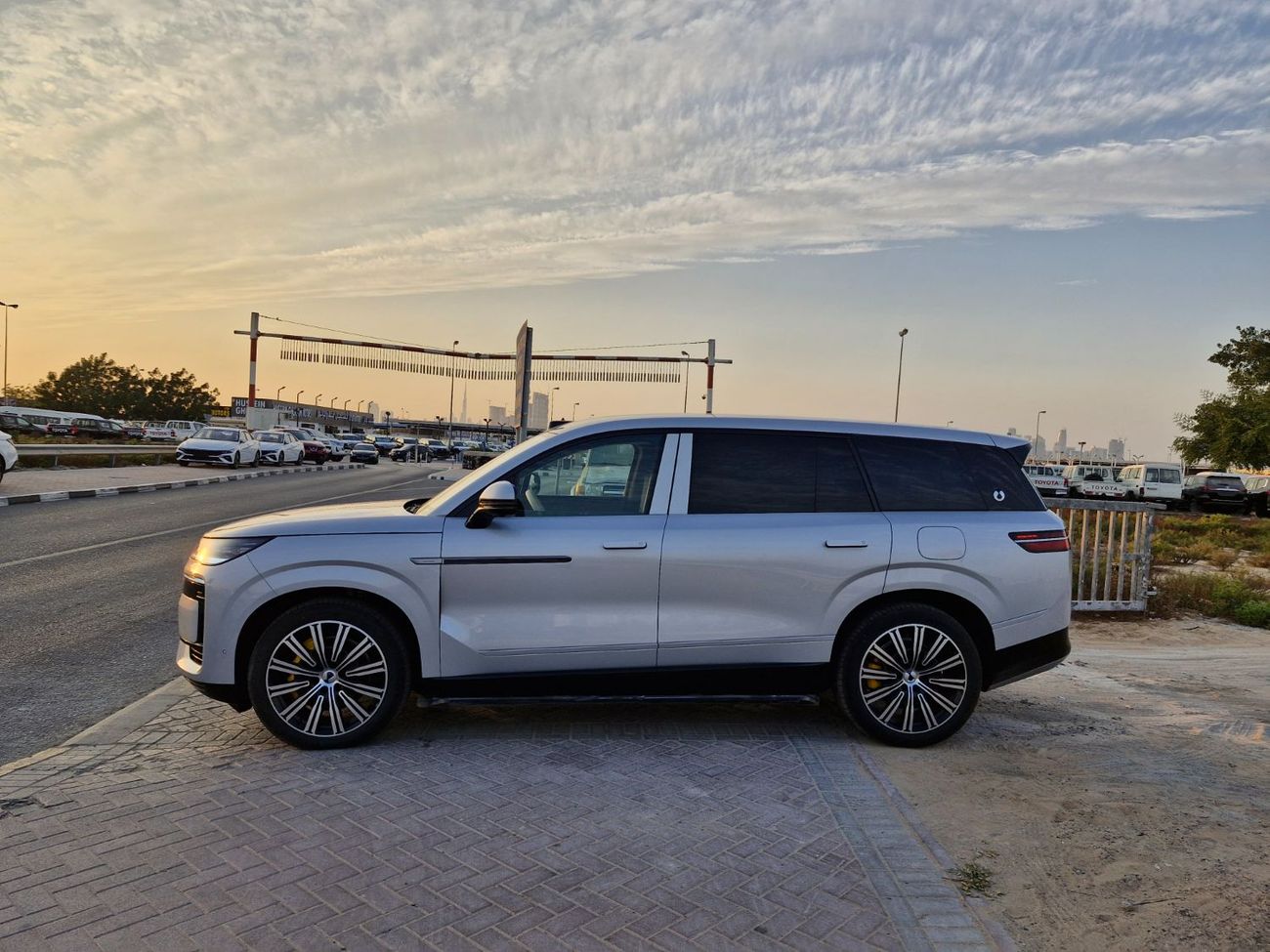 BYD E3 2025 BYD DENZA N9 e3 FLAGSHIP 2.0T Plug-in Hybrid BRAND NEW 0KM