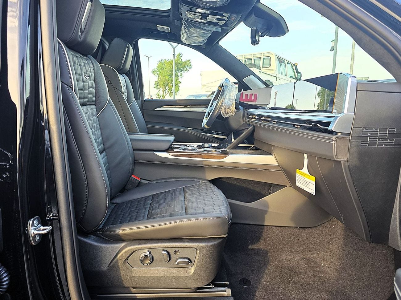 Cadillac Escalade Cadillac Escalade 6.2L Petrol V8 4WD Sport Platinum Black Color 2026 Model