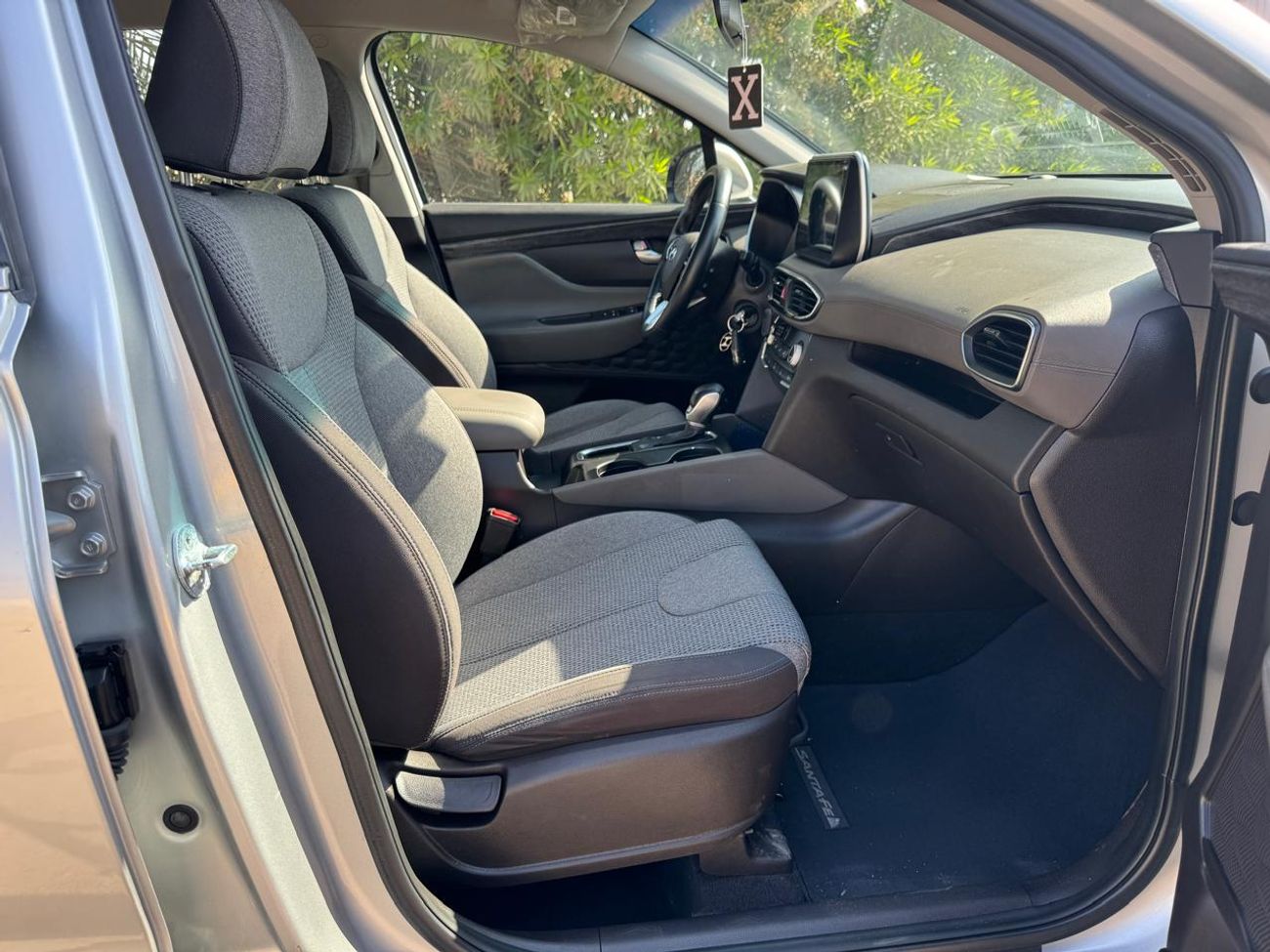 Hyundai Santa Fe GL 2.4L 860-Monthly l GCC l Cruise, Camera, 7 Seater l Accident Free