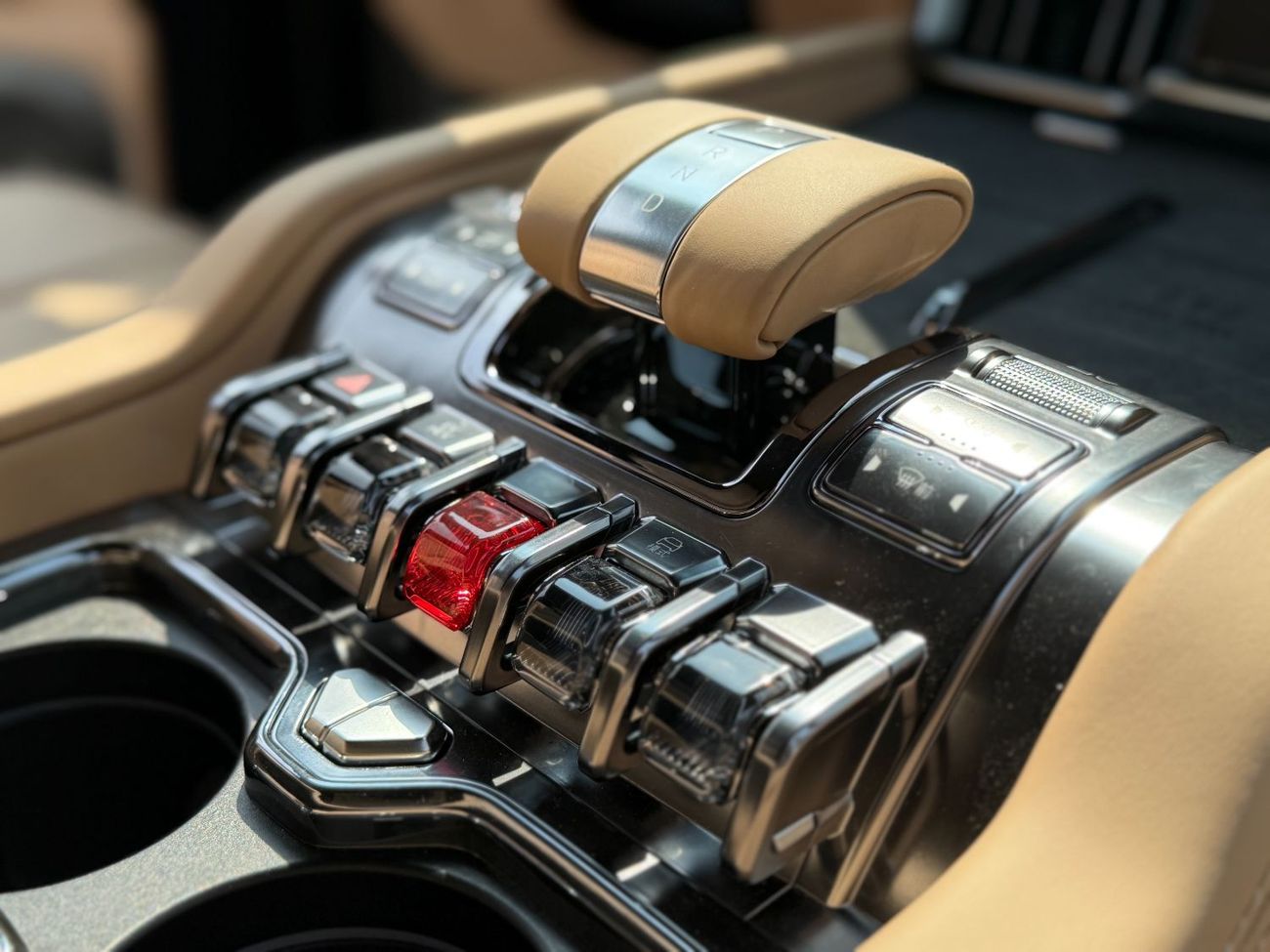 بي واي دي ليوبارد 8 Smart and Brave Flagship Edition (6 Seats)