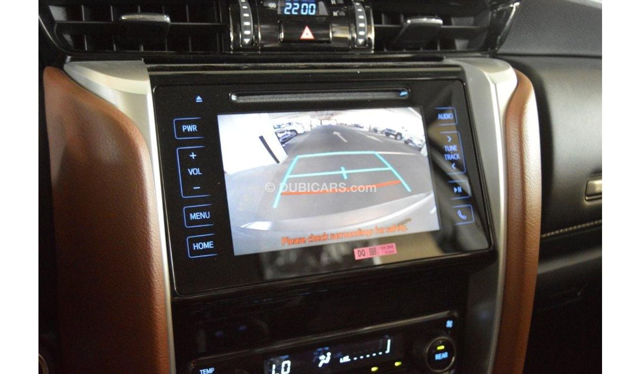 تويوتا فورتونر SR5 Luxury 2.4L Automatic