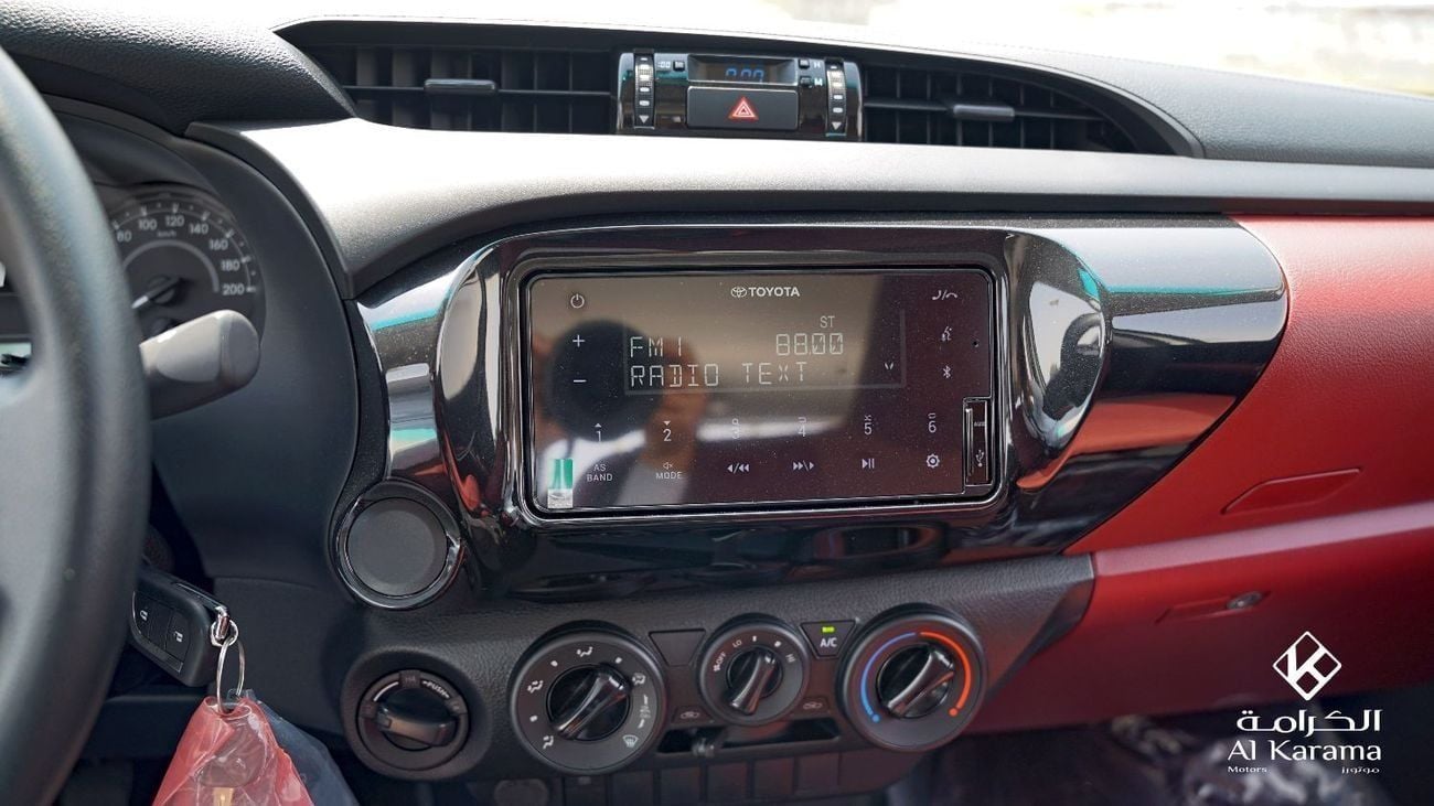 Toyota Hilux DLX 2.4L Manual Transmission | 4x4 |  GCC Specs | Power Mirror | Touch Screen Media Player