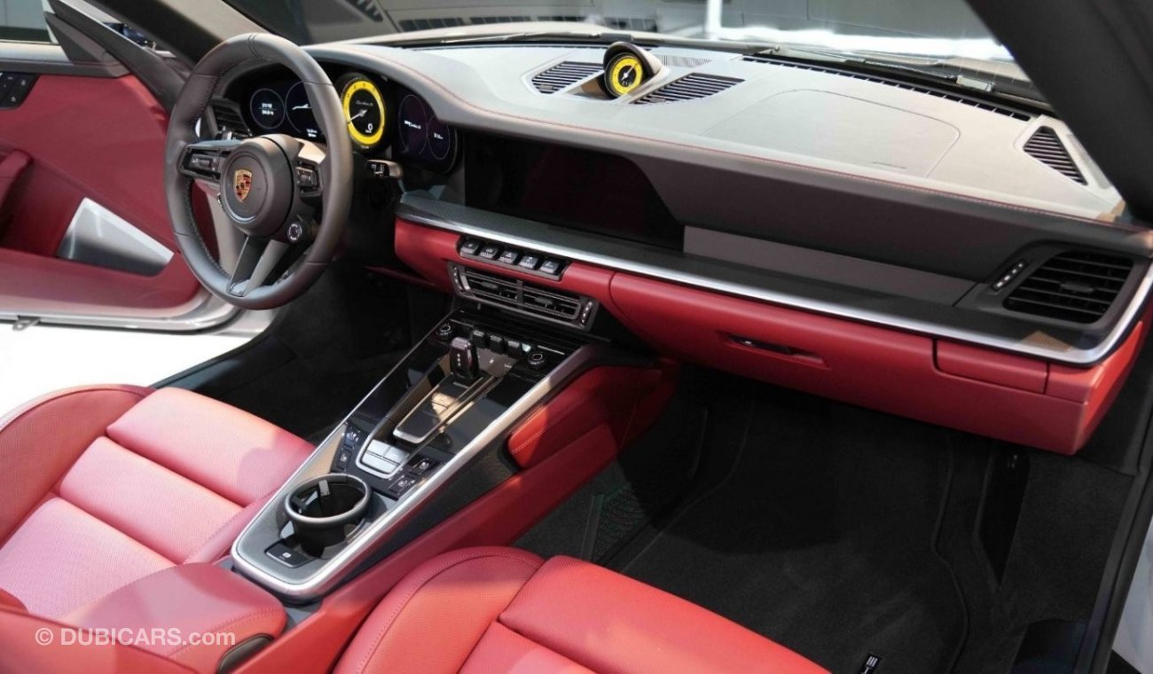 بورش 911 توربو S Cabriolet | Brand New | 2024 | Crayon | Interior Red Bordeaux