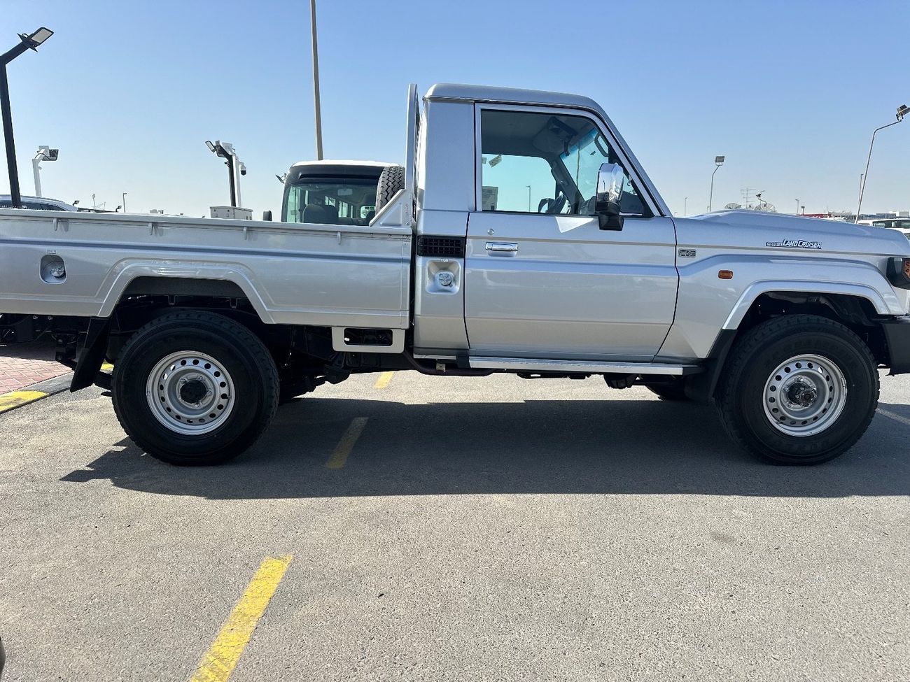 Toyota Land Cruiser Pick Up Std 4.0L Single Cab Utility 4WD