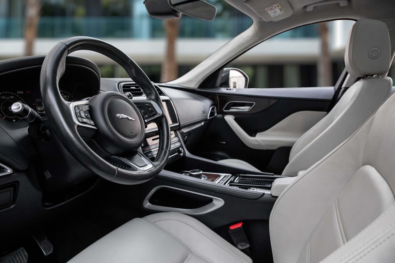 جاكوار F بيس F-Pace | 1,567 P.M | 0% Downpayment | Immaculate Condition!