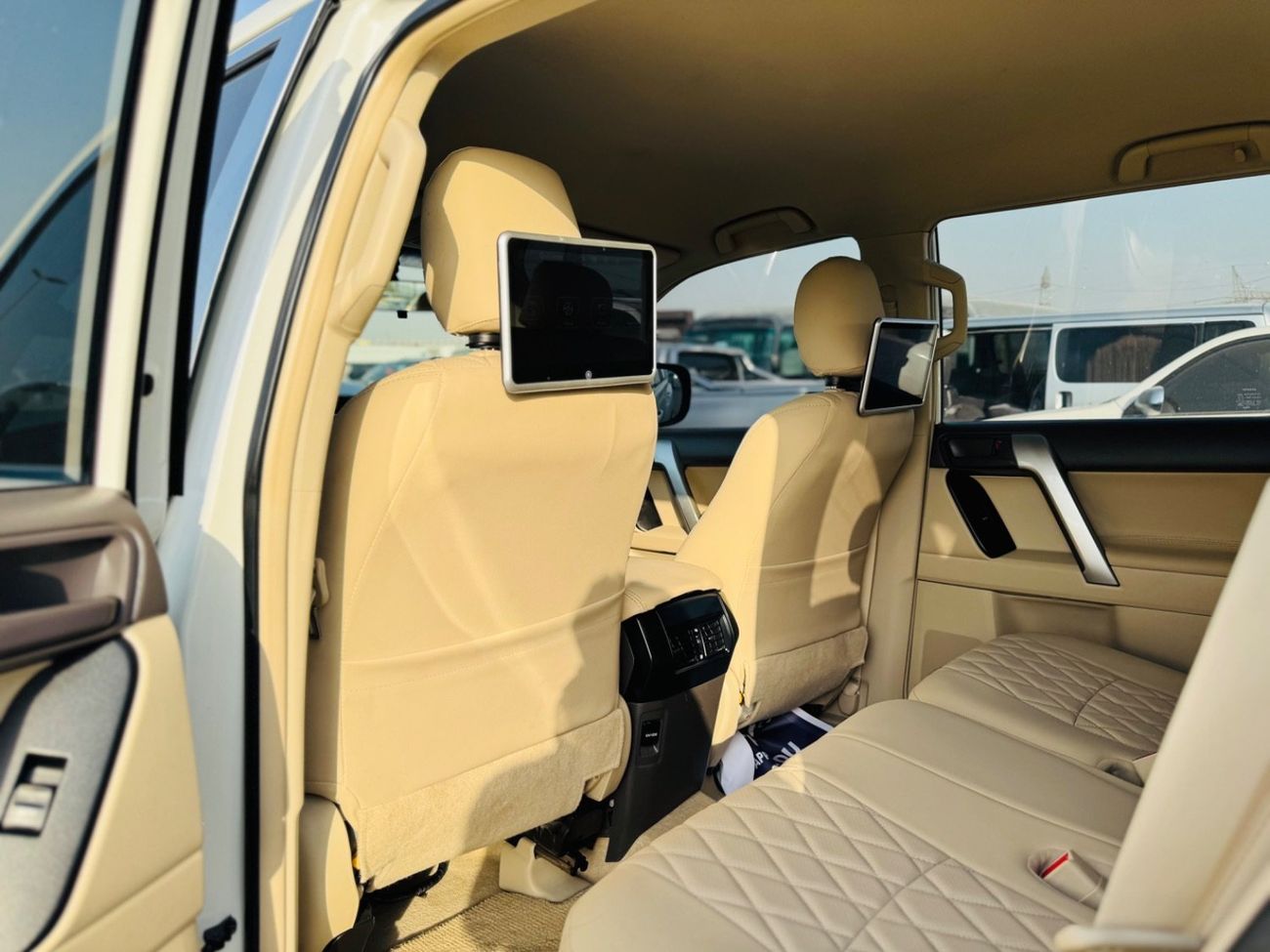 تويوتا برادو Toyota prado 2019 v4 2.7L full options