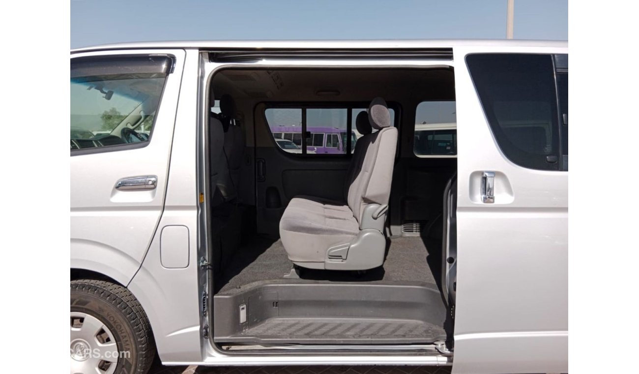 تويوتا هاياس TOYOTA HIACE VAN RIGHT HAND DRIVE (PM1363)