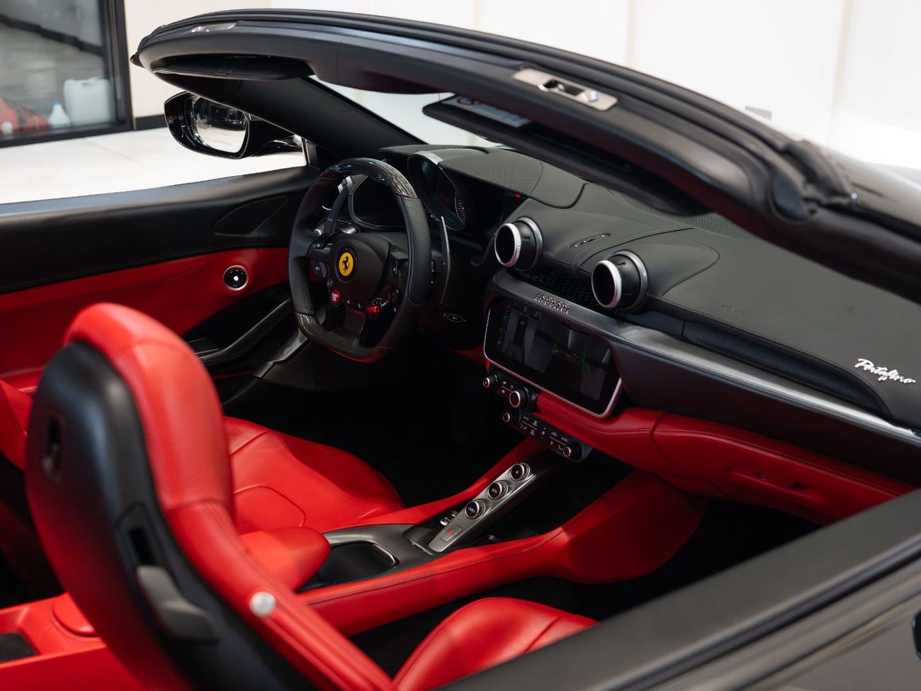 فيراري بورتوفينو 2020 | FERRARI PORTOFINO | GCC | 7 YRS SERVICE CONTRACT FREE | PERFECT CONDITION | LOW MILEAGE