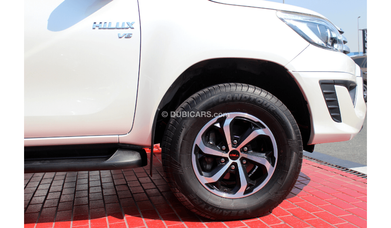 Toyota Hilux (2020)  PICK-UP SR5 V6 TRD A/T, GCC