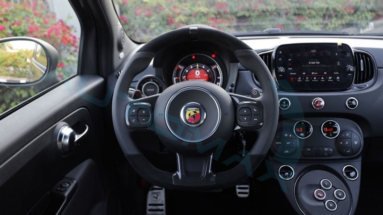 أبارث 695 Abarth 695 Turismo 1.4T 2024 GCC 19000Km With 3 Years Or 120,000 Km Warranty @Official Dealer