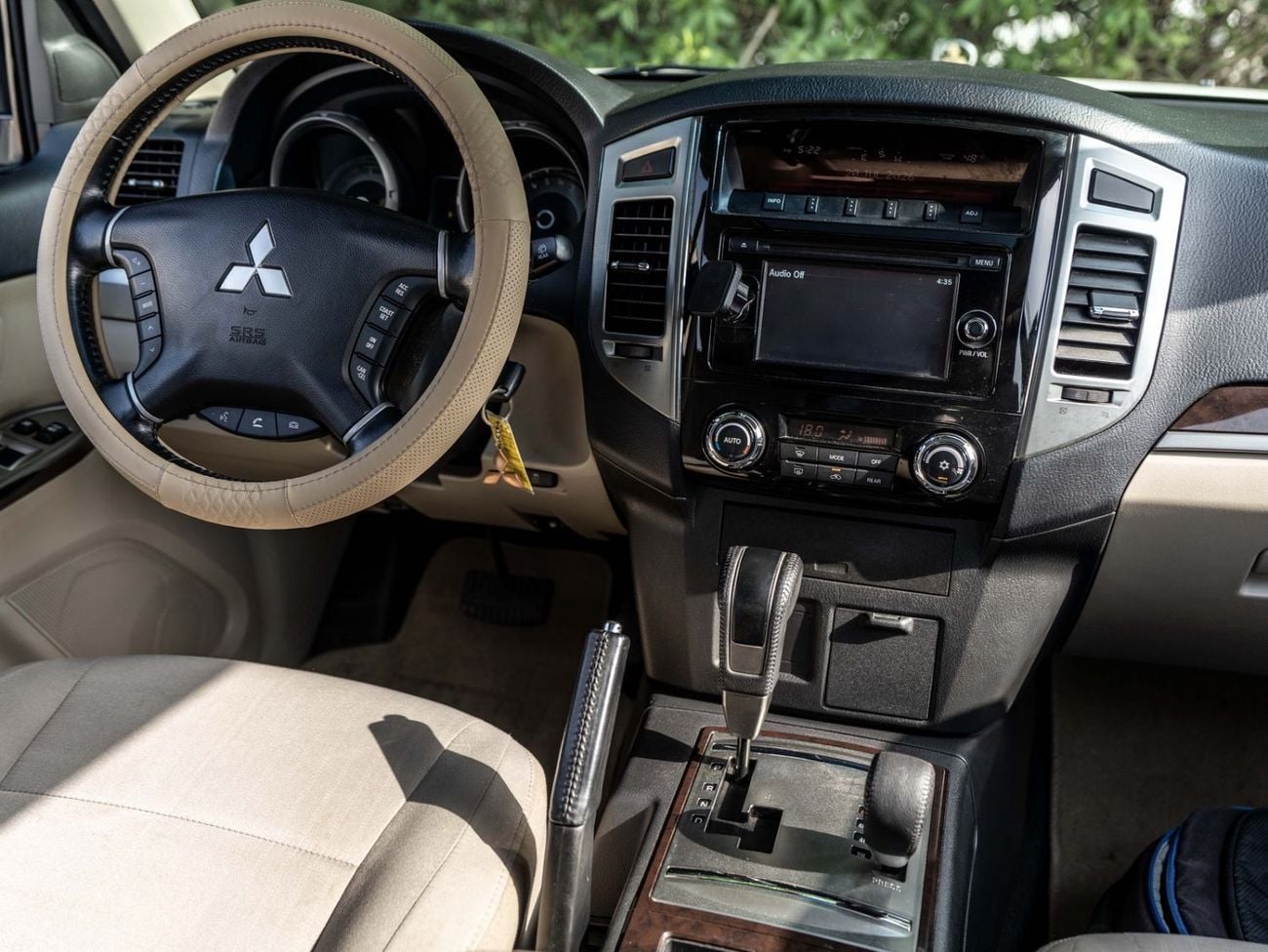 Mitsubishi Pajero GLS H/L GOLD