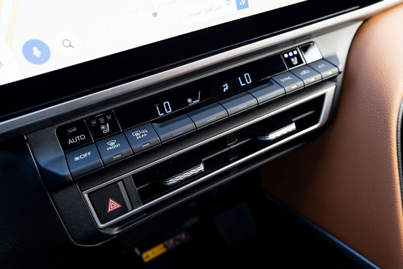 تويوتا كامري Lumiere Hybrid 2.5L Petrol Automatic Transmission 2025