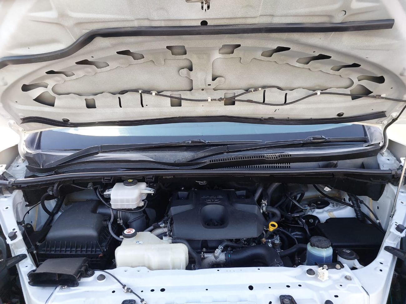 Toyota Hiace TOYOTA HIACE VAN AMBULANCE RHD 2020 MODEL 2.8 L DIESEL AUTOMATIC(PM04938)