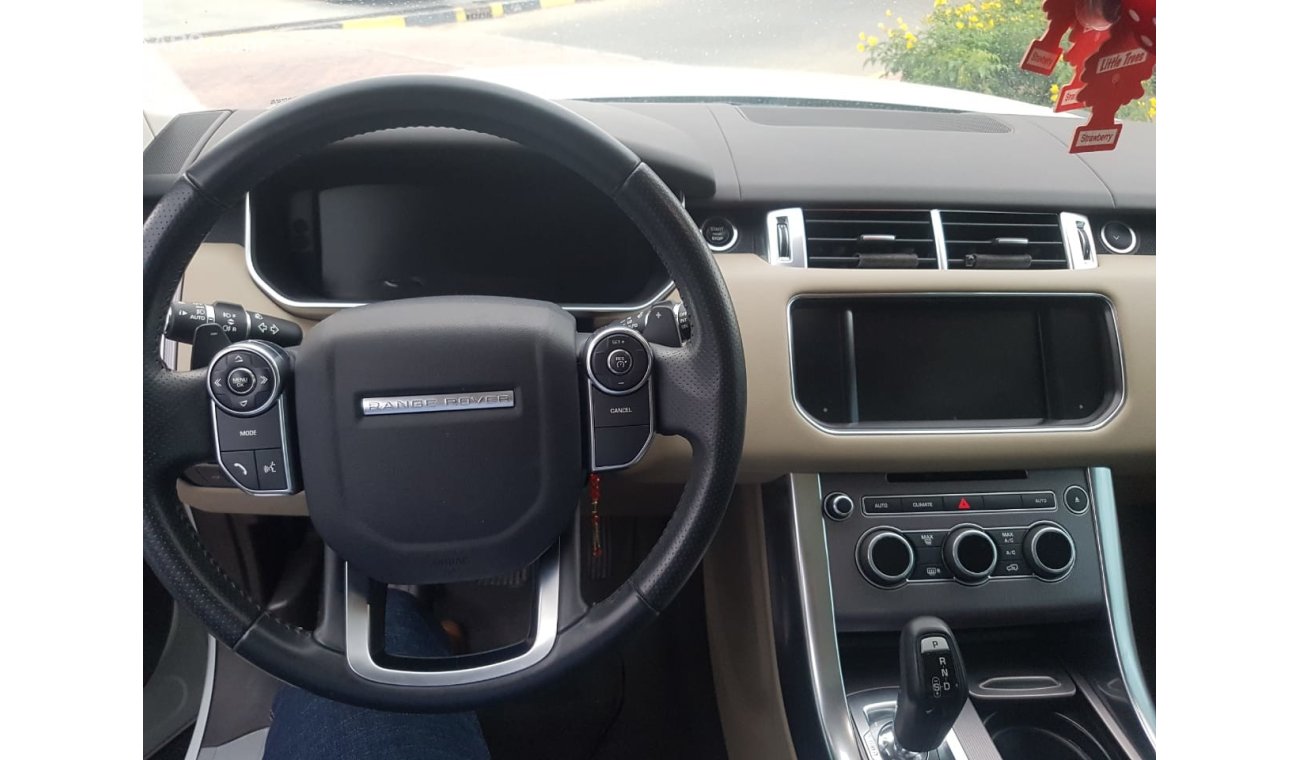 لاند روفر رينج روفر سبورت Range Rover Sport 3.0L HSE 2016 under warranty 2021 and full service in agency no accident/رينج روفر