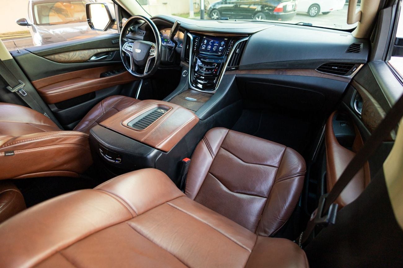 كاديلاك إسكالاد Premium 6.2L