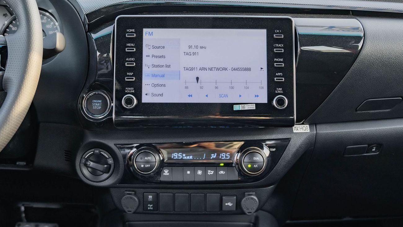 تويوتا هيلوكس 2024 Toyota Hilux GR-Sport 4.0L AT Petrol (White)