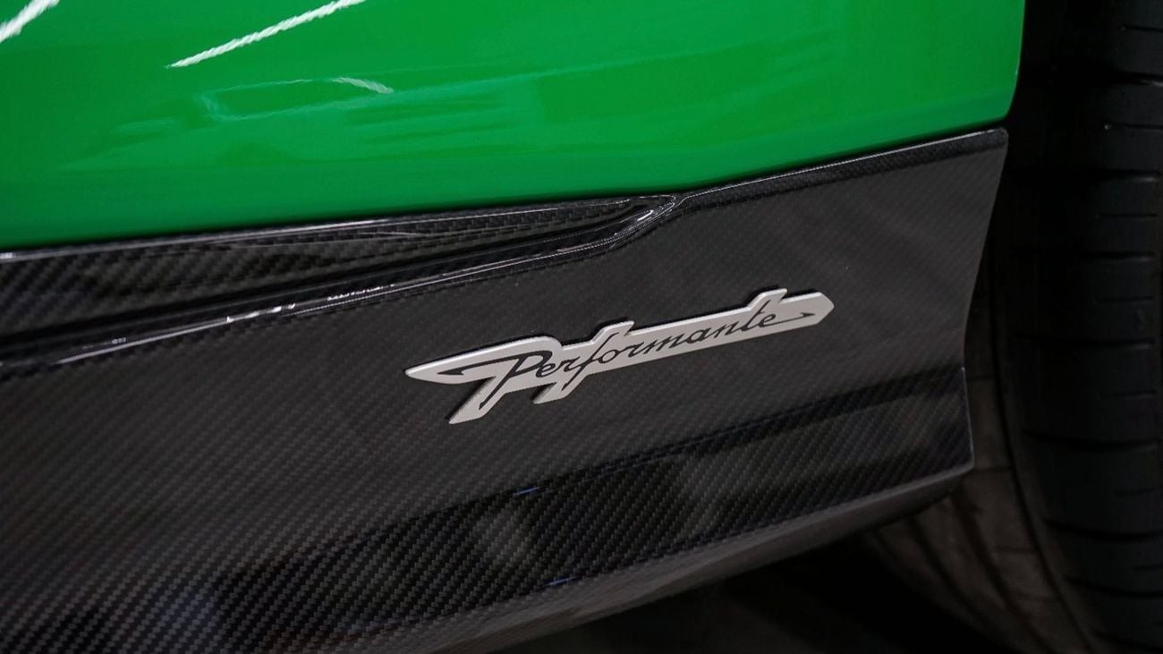 لامبورغيني اوروس 4.0T V8 Performante