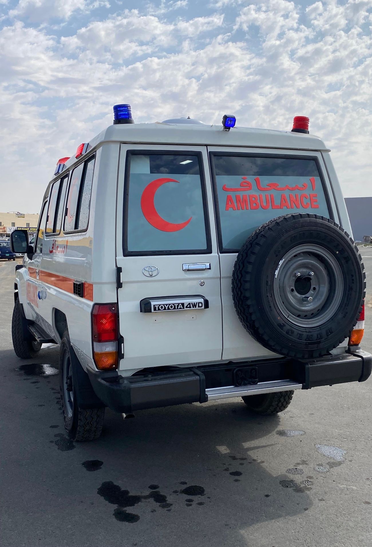 تويوتا لاند كروزر 70 Hardtop Ambulance LC78 4.2L