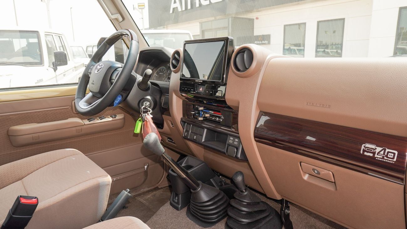 Toyota Land Cruiser 70 LC76 STD LX 4.0L M/T