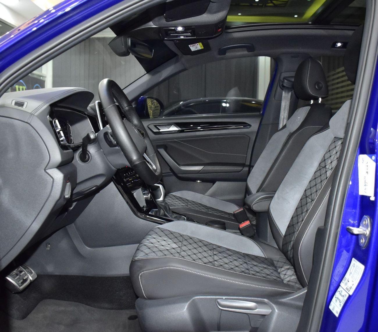 Volkswagen T ROC EXCELLENT DEAL for our Volkswagen T-ROC R-Line ( 2023 Model ) in Blue Color GCC Specs