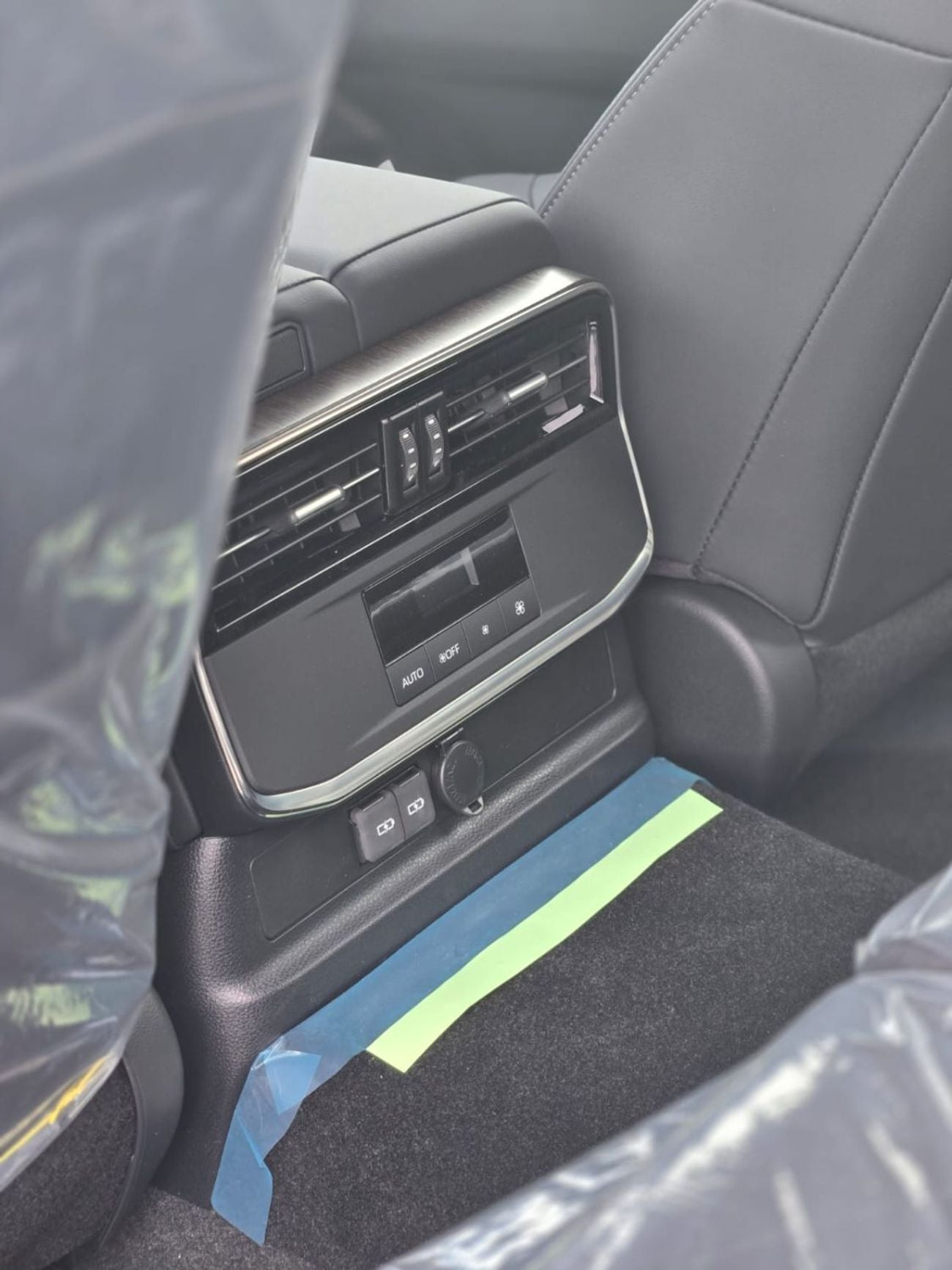 Toyota Land Cruiser LC 300 GXR 3.5L HYBRID A/T 7 SEATER