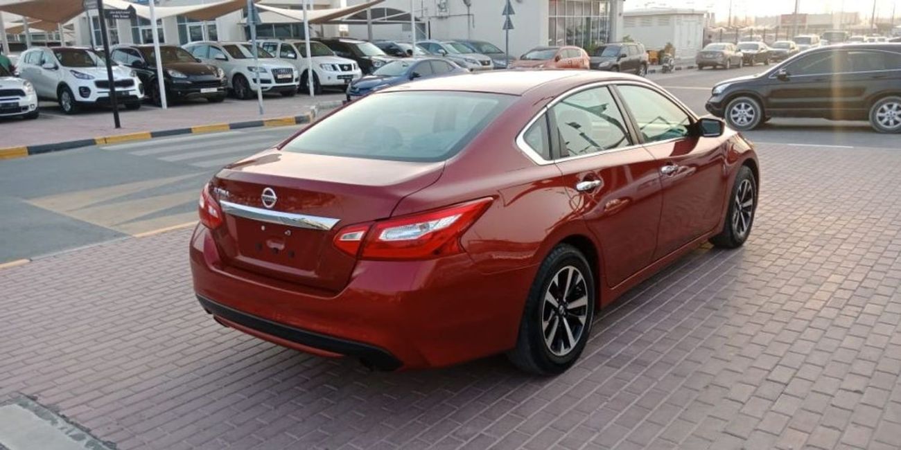 أكيورا MDX hhh