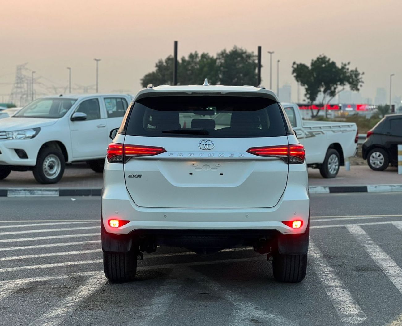 تويوتا فورتونر 2022  Toyota Fortuner EXR 2.7L (160 HP)V4 -AWD 4x4 - GCC Rear Sensor - Cruise Control