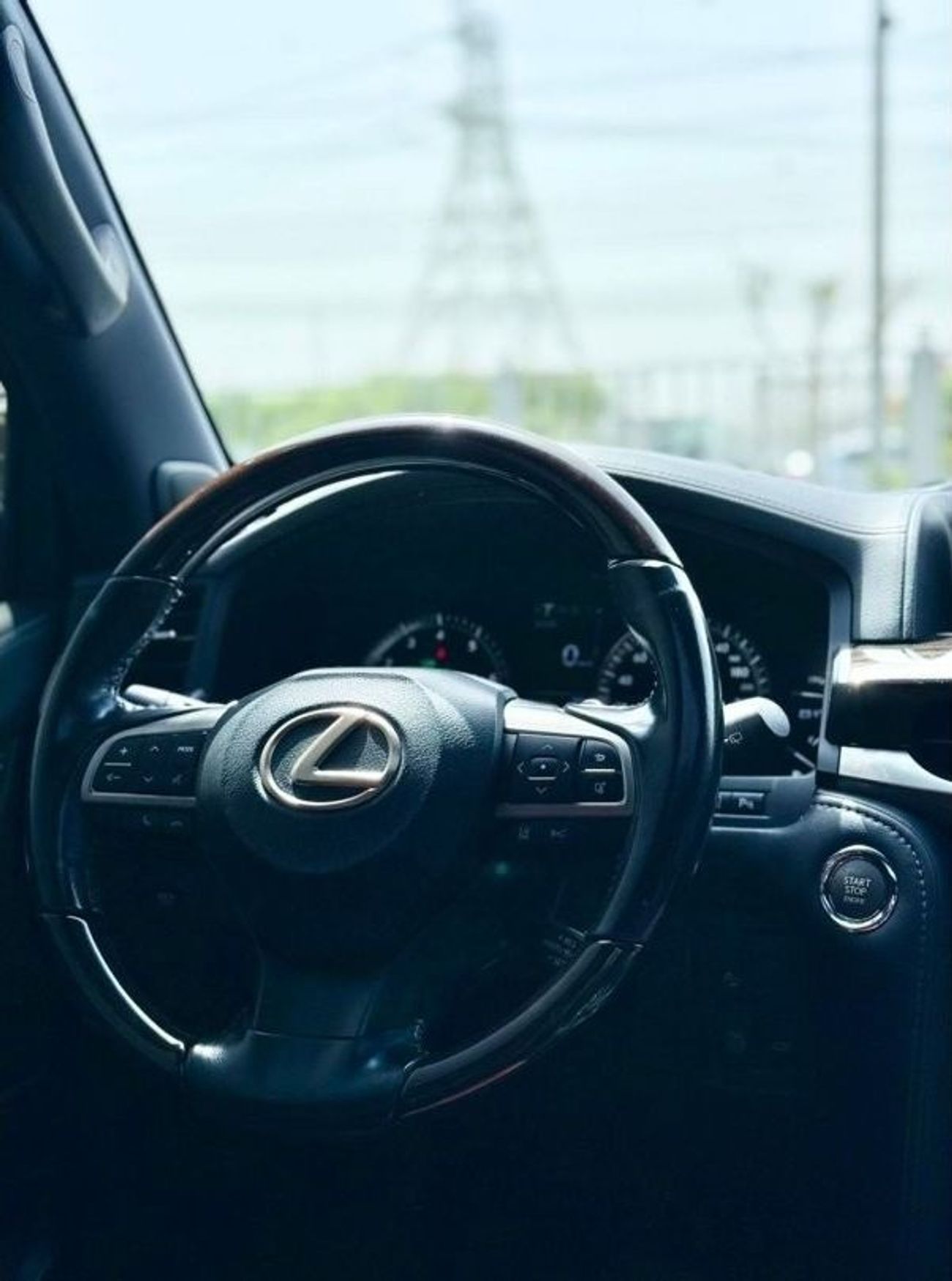 لكزس LX 570 LEXUS LX570 GCC SPECS YEAR 2017 FULL SERVICE HISTORY