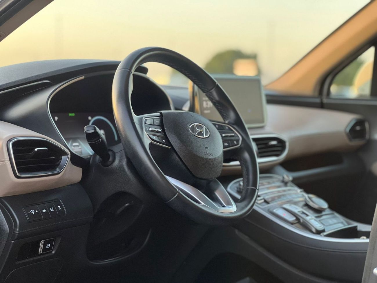 Hyundai Santa Fe 2022 Hyundai Santa Fe - SEL Full Option 2.5L V4 -Panoramic Sunroof - Leather Seat - Rear Camera