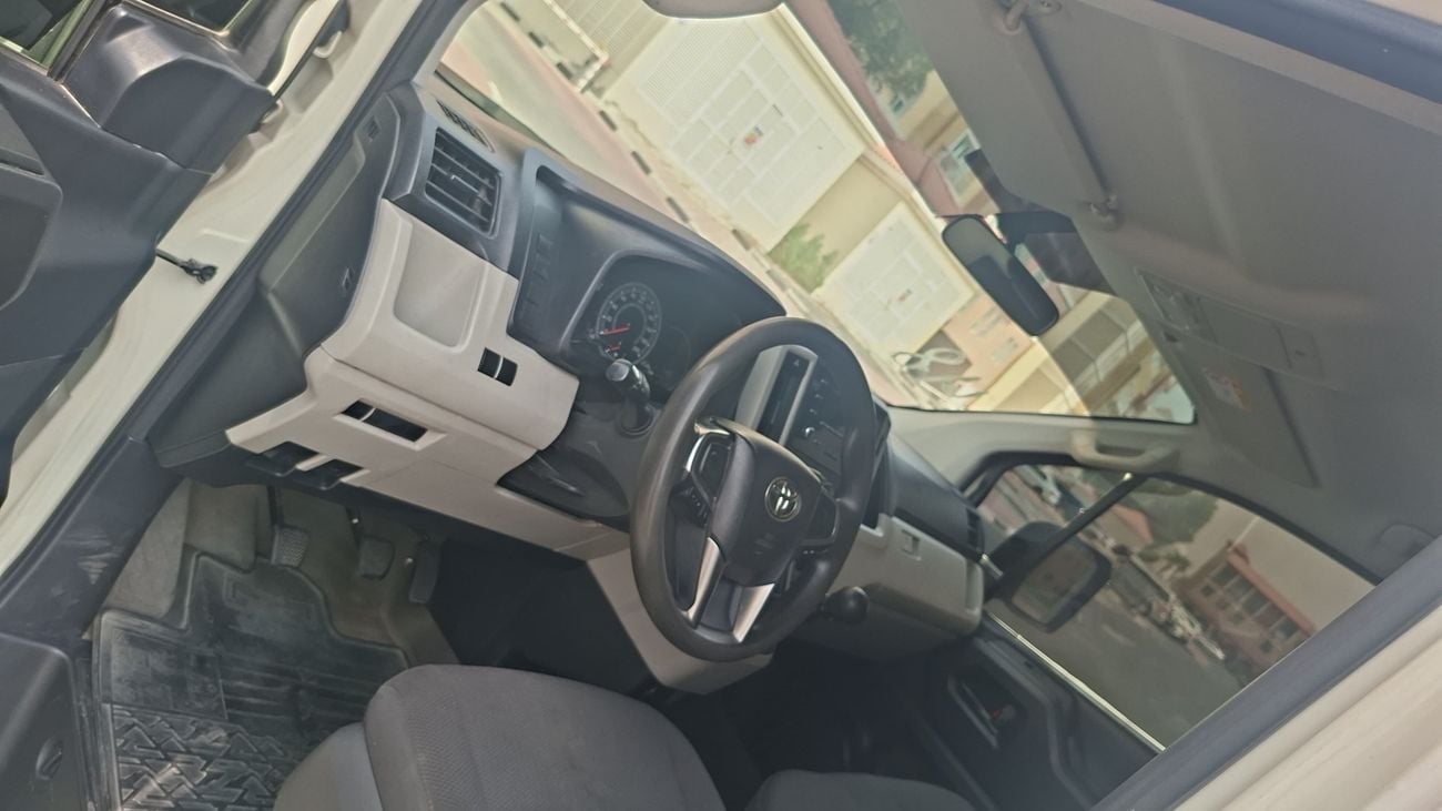 Toyota Hiace GL