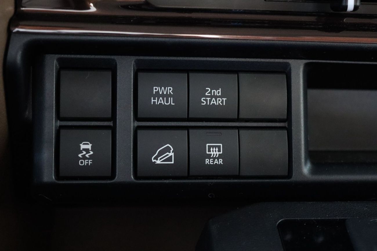 Toyota Land Cruiser 70 GRJ 71 4.0 V6 AUTOMATIC DIFF LOCK **EXPORT ONLY**التصدير فقط خارج الخليج**