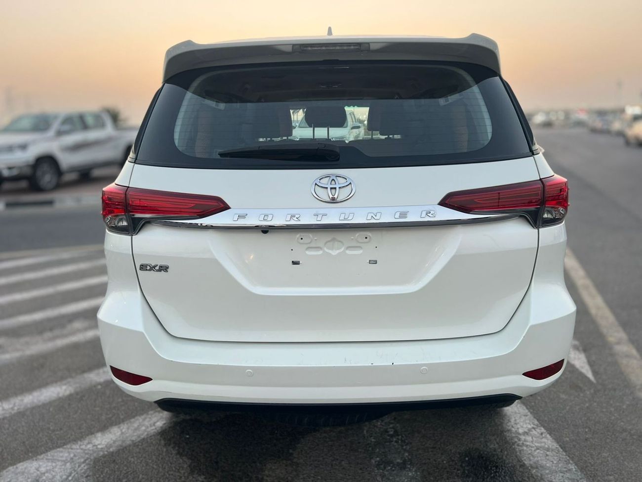 Toyota Fortuner 2020 TOYOTA FORTUNER EXR - 2.7L . v4 - PARKING SENSOR - GASOLINE / PETROL ⛽️ - BLUETOOTH  PLAY - GCC