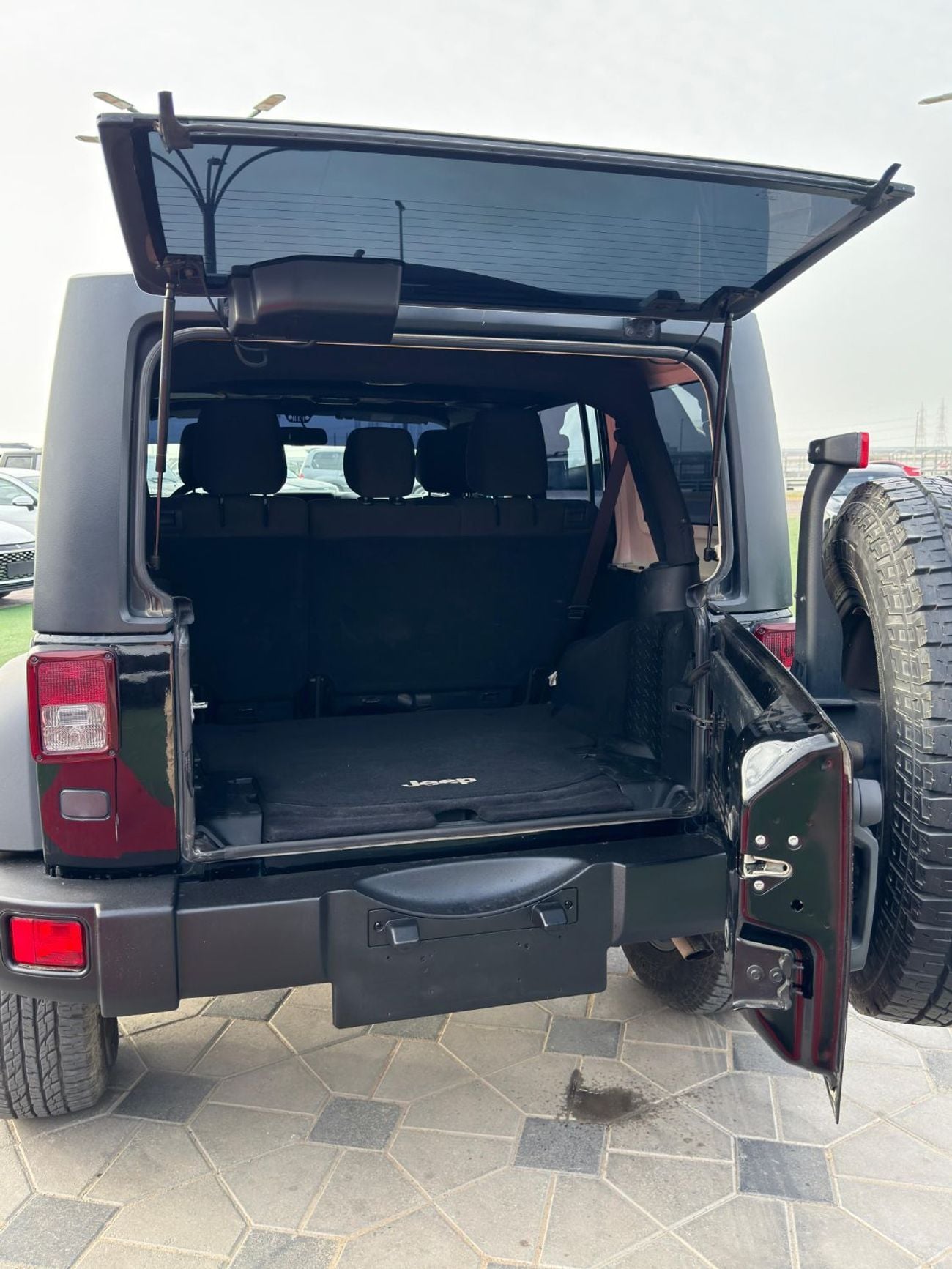 Jeep Wrangler Unlimited SPORT