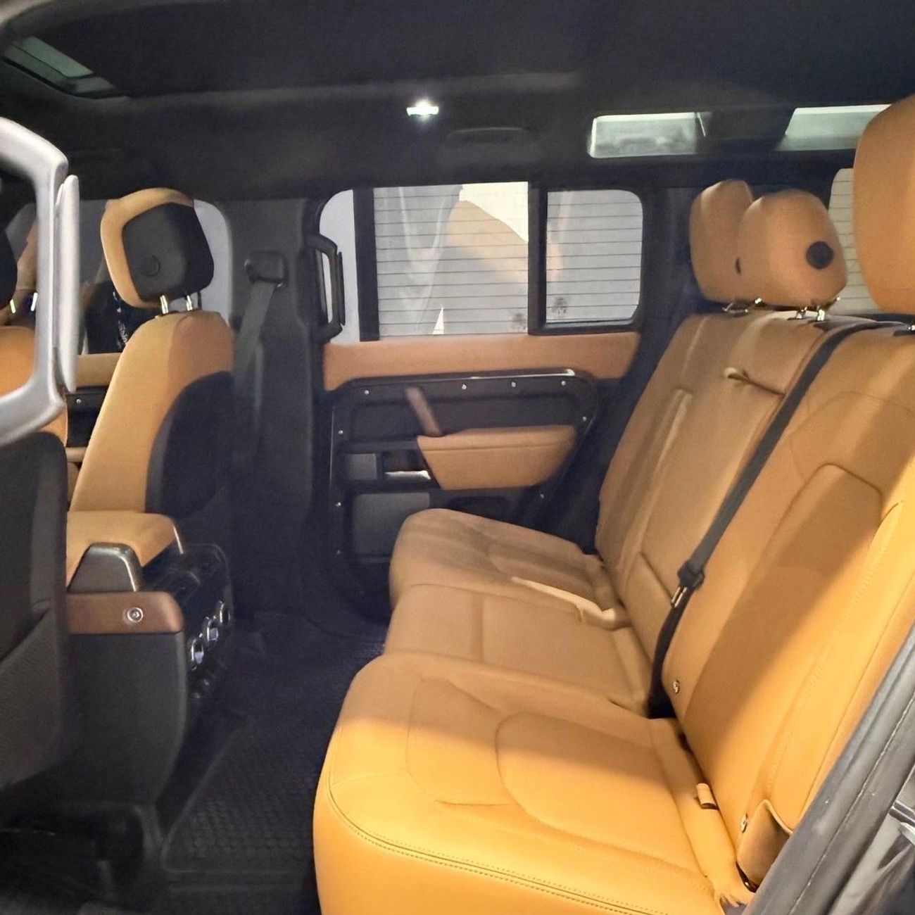 Land Rover Defender HSE 110 HSE 2025 GCC specs
