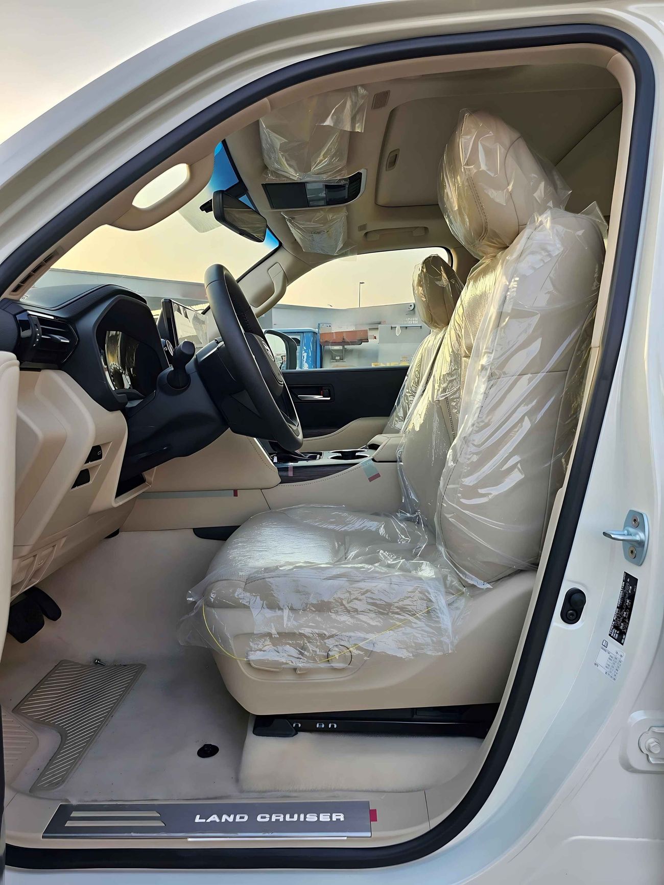 Toyota Land Cruiser VX / MAKE AERO KIT / 4.0L PETROL / FULL OPTION (CODE# 68044)