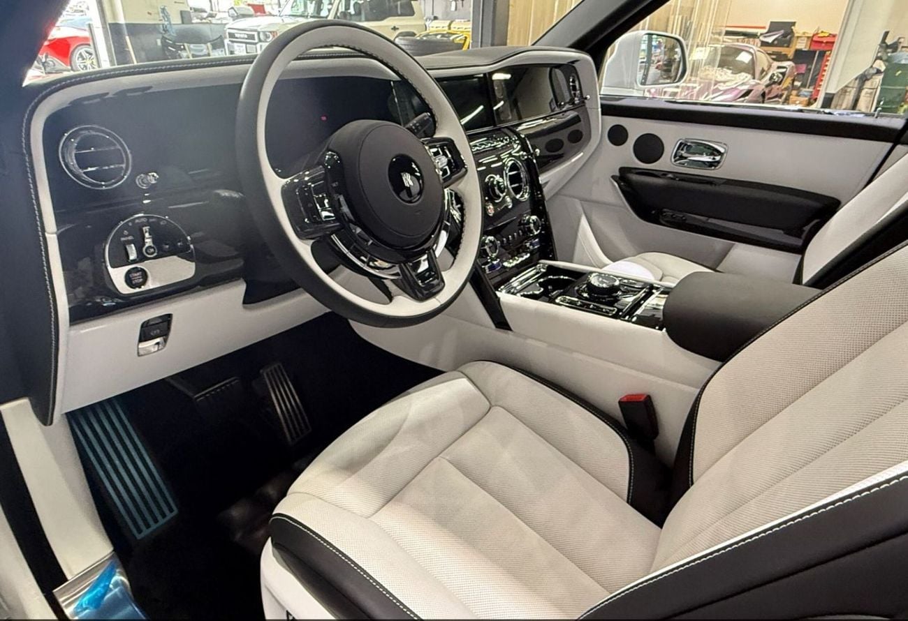 Rolls Royce Cullinan 2025 Rolls Royce Cullinan Black Badge