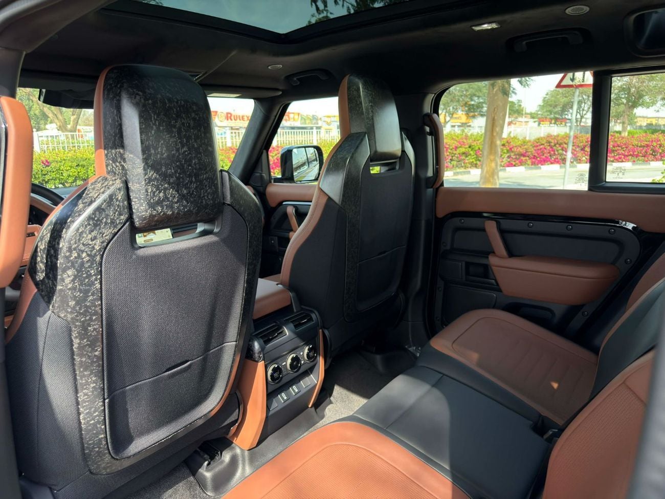 Land Rover Defender BLACK EDITION**2026**GCC SPEC UNDER WARRANTY AND SERVICE