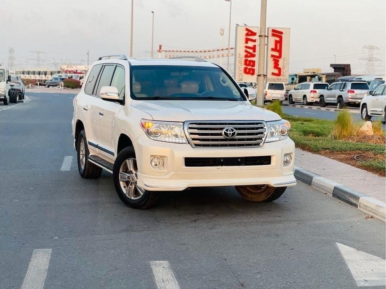 Toyota Land Cruiser Toyota landcuriser GXR V6 22015 Full option very neat and clean perfect conditions