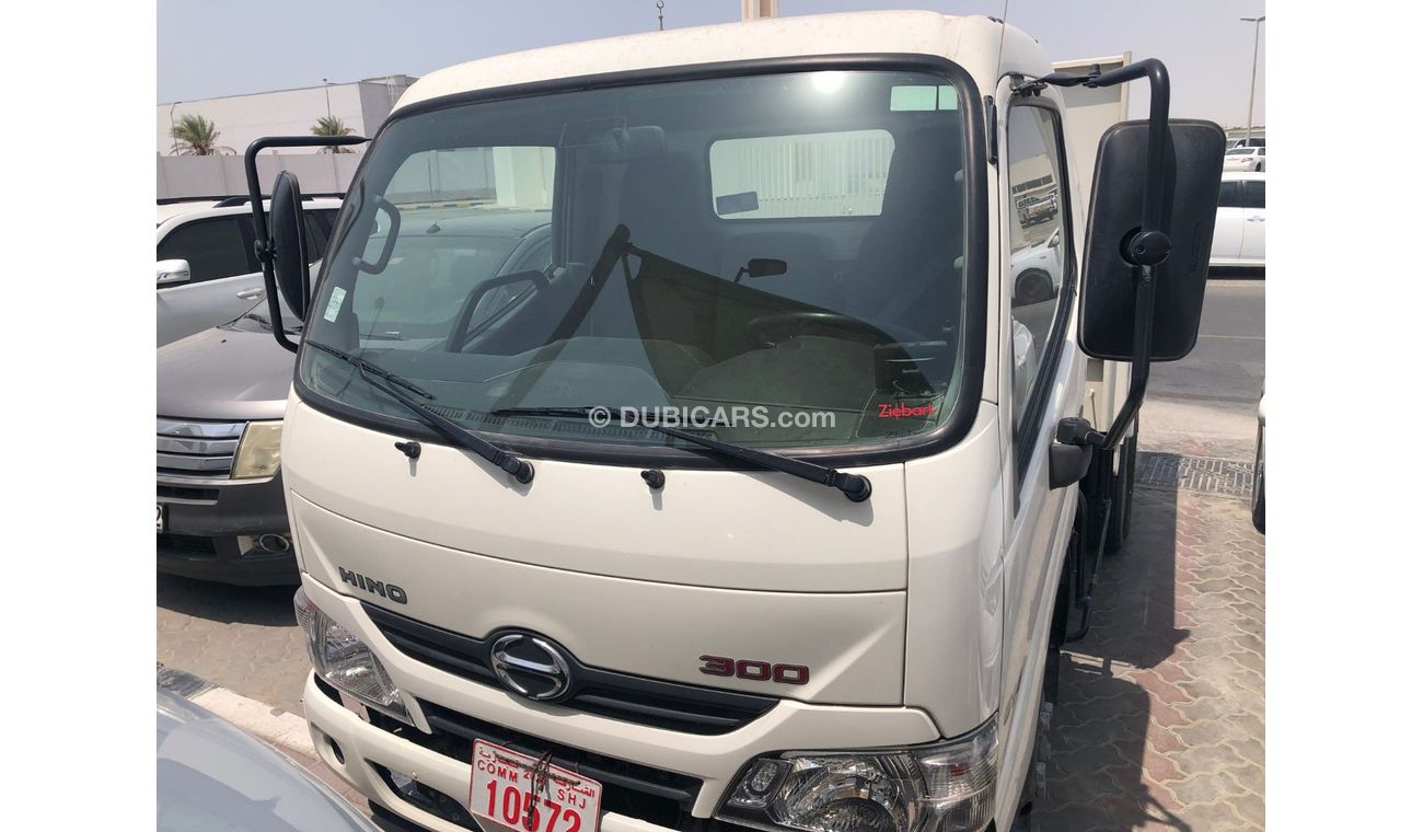 Hino 300 Hino Dumber truck,model:2019. Only done 29000 km