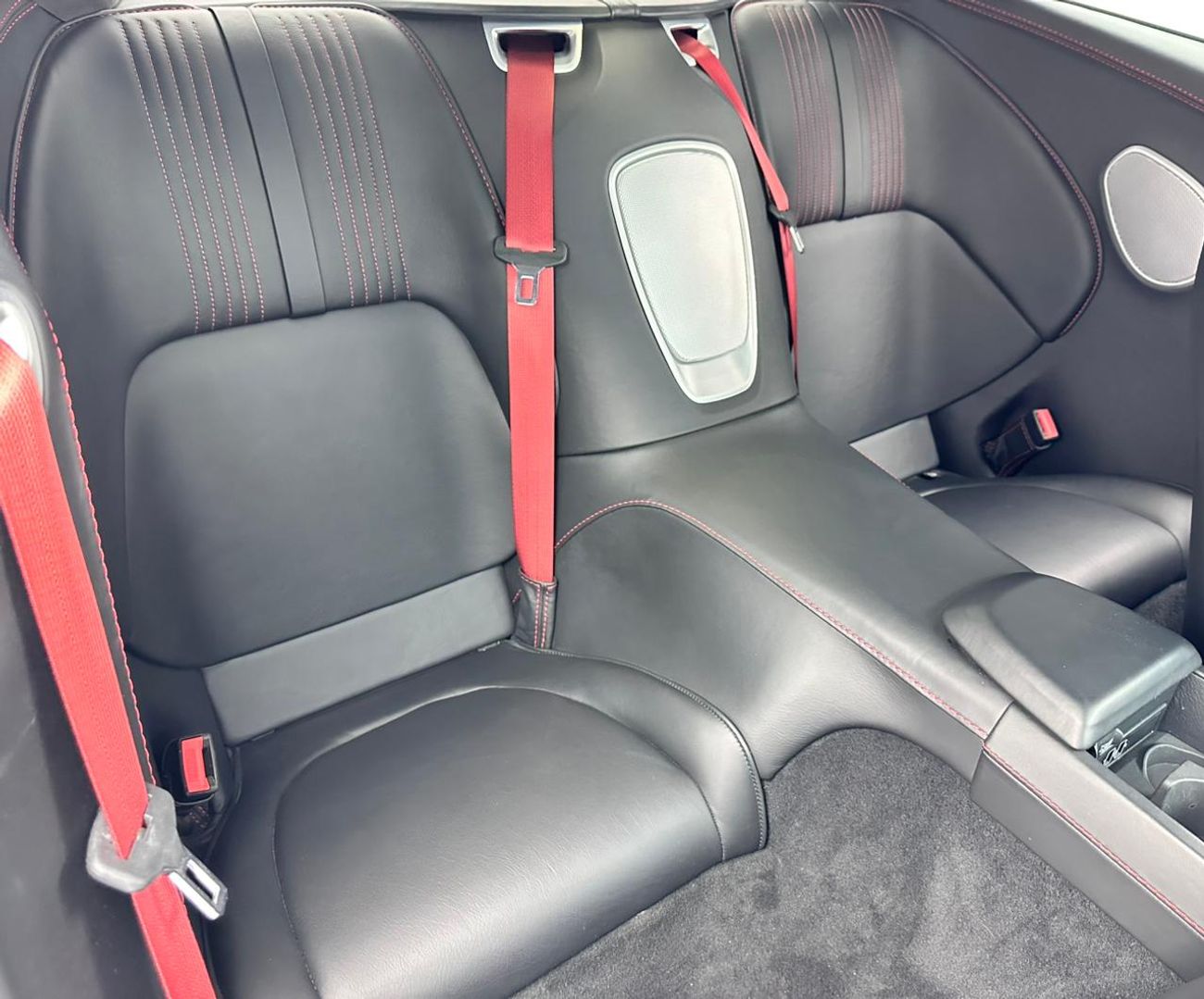 Aston Martin DB11 Std 4.0L 2018 Aston Martin DB11, 1 Year Unlimited Km Warranty, Aston Martin Full Service History, GC